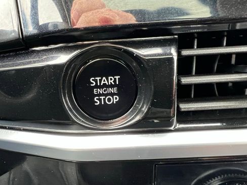 Used 2025 Nissan Pathfinder Platinum w/ Lighting Package (N92) image 40