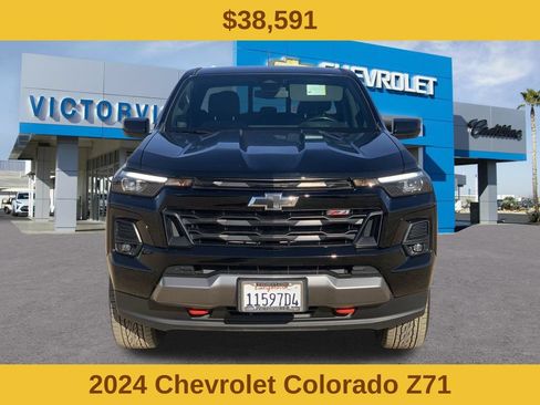 Used 2024 Chevrolet Colorado Z71 w/ LPO, Dark Essentials Package AWD/4WD image 2