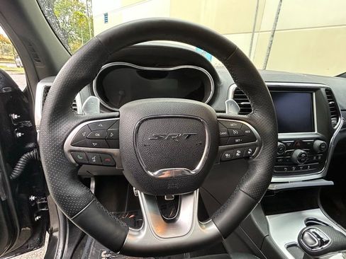 Used 2014 Jeep Grand Cherokee SRT image 18