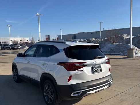 Used 2023 Kia Seltos S w/ Navigation Package image 6