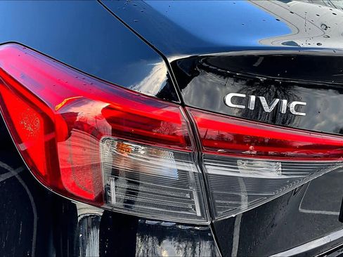 Used 2023 Honda Civic Sport image 24