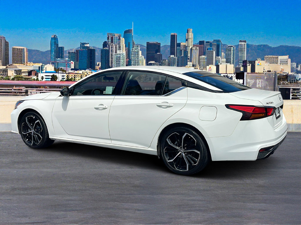 Used 2025 Nissan Altima 2.5 SR FWD image 3