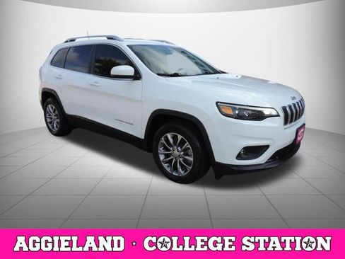 Used 2019 Jeep Cherokee Latitude Plus w/ Cold Weather Group FWD image 3