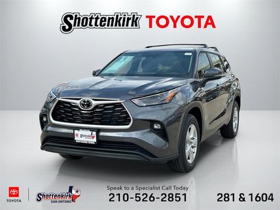 New 2025 Toyota Highlander LE