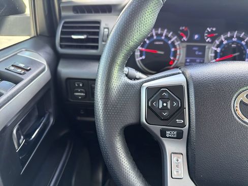 Used 2016 Toyota 4Runner SR5 AWD/4WD image 28