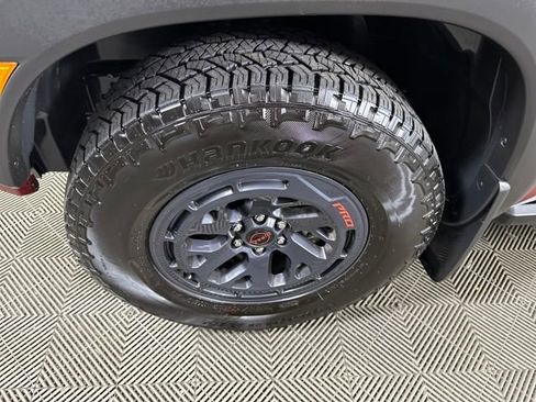 Certified 2025 Nissan Frontier PRO-4X image 10