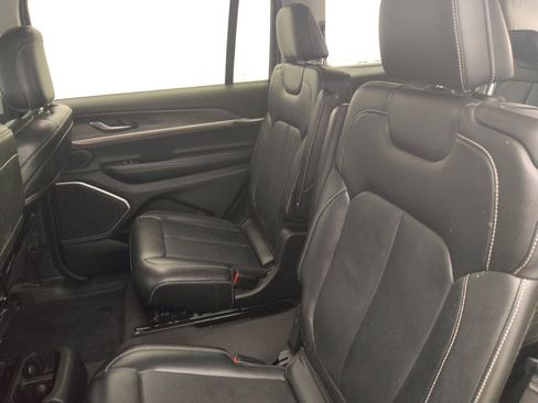Used 2022 Jeep Grand Cherokee L Limited AWD/4WD image 18