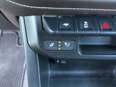 Used 2022 GMC Canyon Denali image 25