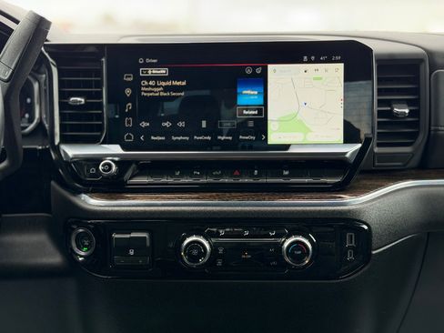 Used 2024 GMC Sierra 3500 SLE image 11