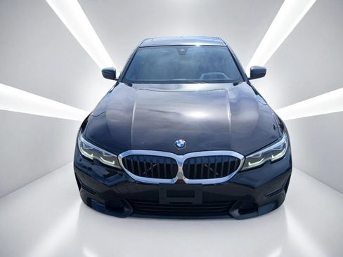 Used 2019 BMW 330i xDrive Sedan w/ Premium Package AWD/4WD image 3