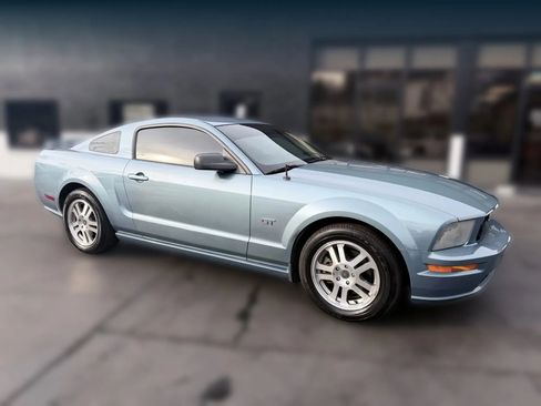 Used 2006 Ford Mustang GT Premium image 7