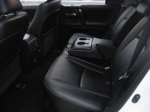 Used 2024 Toyota 4Runner TRD Off-Road Premium image 11