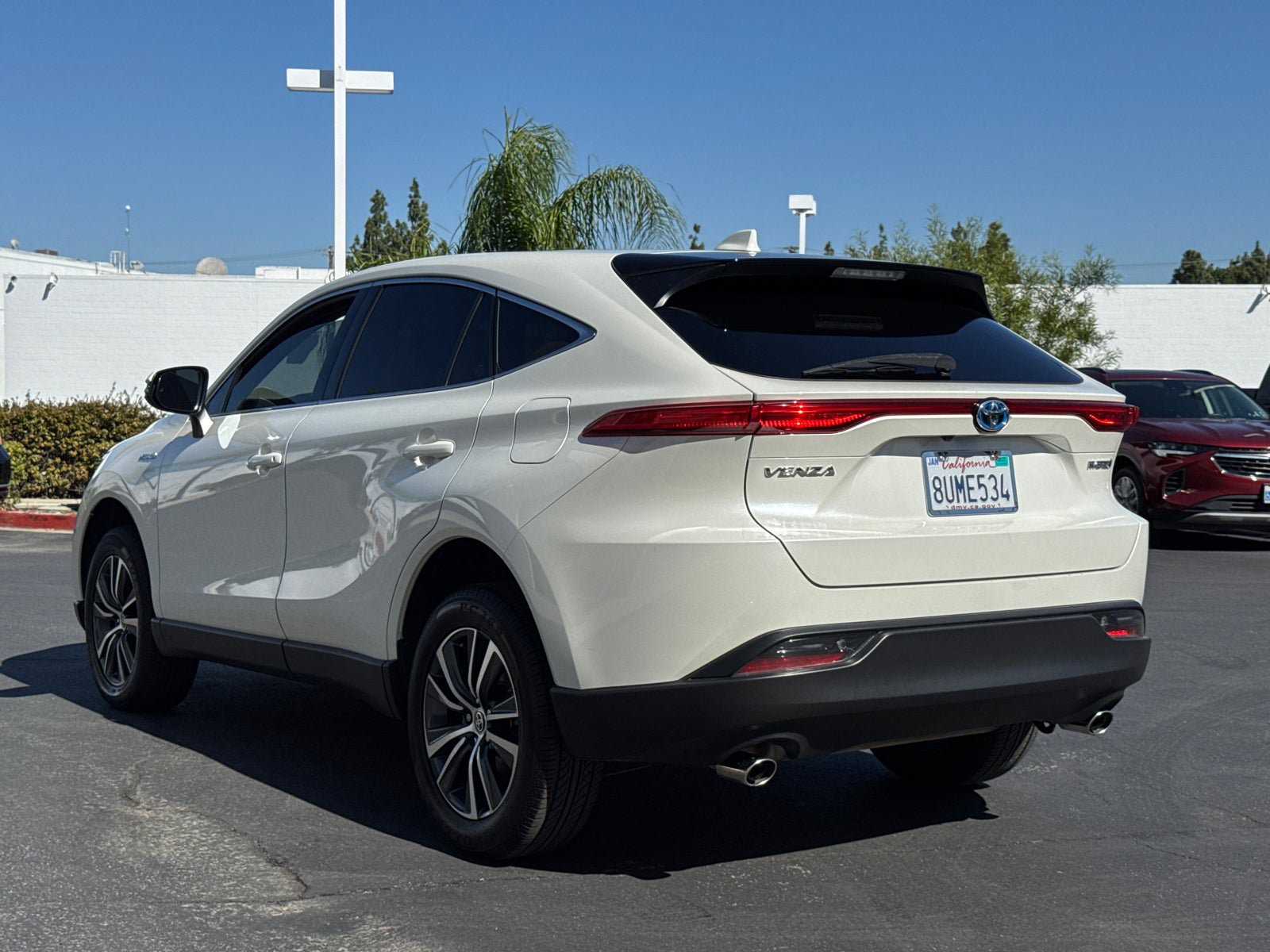 Used 2021 Toyota Venza LE w/ Carpet Mat Package (TMS) AWD/4WD image 14