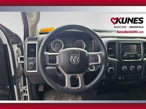 Used 2022 RAM 1500 Classic SLT AWD/4WD image 14