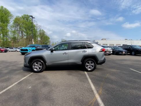 Used 2025 Toyota RAV4 XLE AWD/4WD image 5