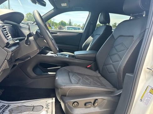 Used 2024 Volkswagen Atlas Cross Sport SE AWD/4WD image 9