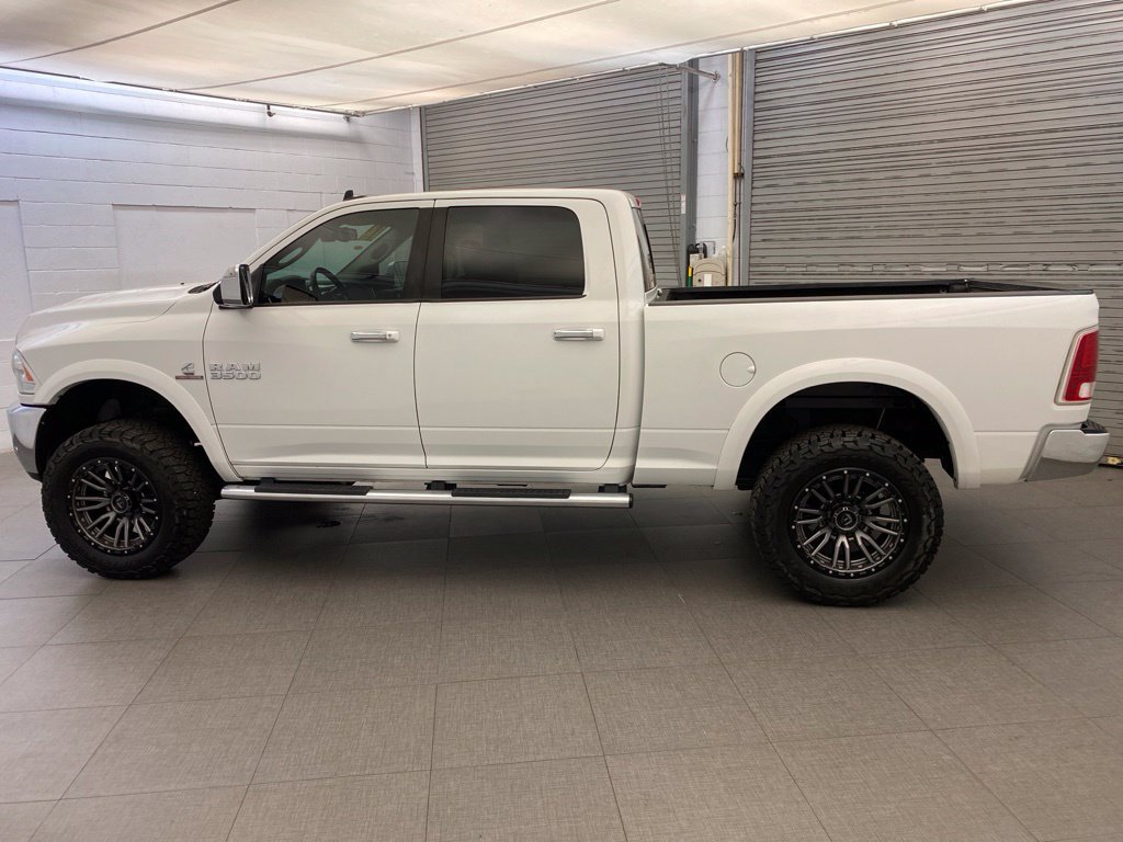 Used 2016 RAM 3500 Laramie w/ Convenience Group AWD/4WD image 3