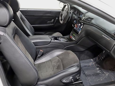 Used 2009 Maserati GranTurismo S RWD image 30