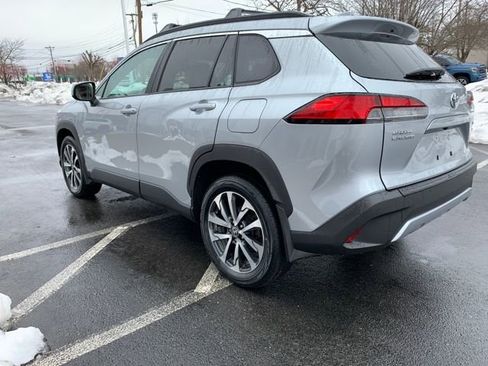 Used 2023 Toyota Corolla Cross XLE w/ Convenience Package image 5