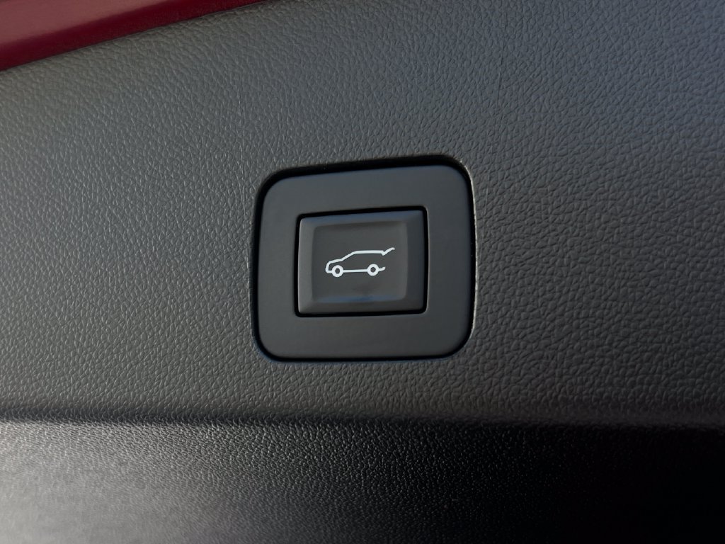 Used 2023 Buick Encore GX Select w/ Sport Touring Package FWD image 19