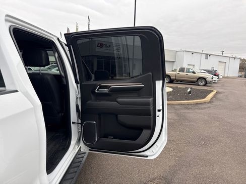 Used 2024 Chevrolet Silverado 1500 LT Trail Boss w/ LT Trail Boss Premium Package image 20