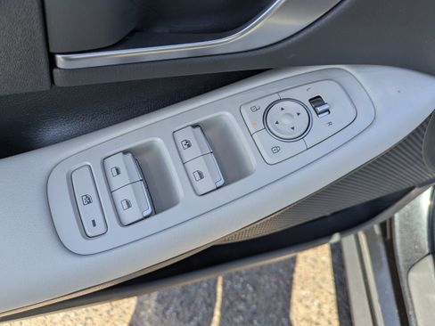 Used 2025 Hyundai Sonata SE FWD image 20