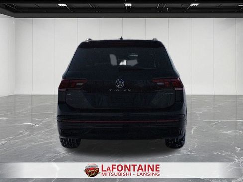 Used 2024 Volkswagen Tiguan SE R-Line image 5
