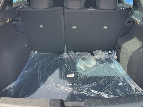 New 2025 Nissan Kicks S image 23