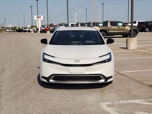New 2026 Toyota Prius Plug-In Hybrid FWD image 6