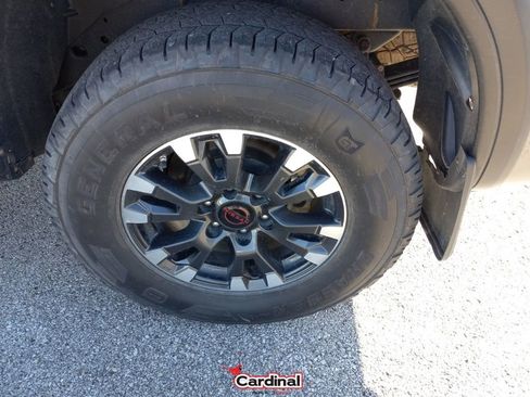 Used 2023 Nissan Titan PRO-4X w/ Pro-4x Convenience Package image 12