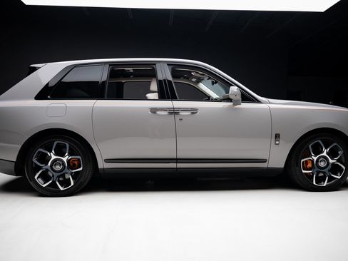 Used 2024 Rolls-Royce Cullinan Black Badge w/ Driver's Package AWD/4WD image 37