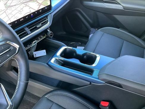 Certified 2024 Chevrolet Equinox EV LT FWD image 20