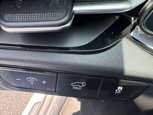 Used 2024 Kia Niro Wave w/ Wave Preserve Package FWD image 17