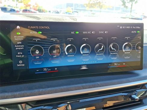 Used 2023 BMW X7 xDrive40i w/ Premium Package image 16