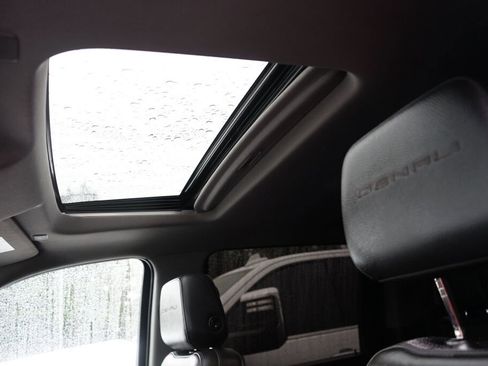 Used 2021 GMC Sierra 2500 Denali w/ Denali Ultimate Package image 28