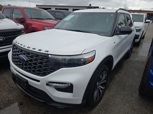 Used 2023 Ford Explorer ST-Line AWD/4WD image 30