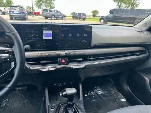 Used 2025 Kia K4 EX FWD image 12