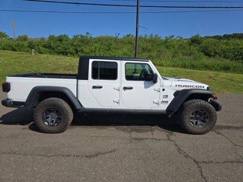Used 2023 Jeep Gladiator Rubicon w/ Cold Weather Group AWD/4WD image 5