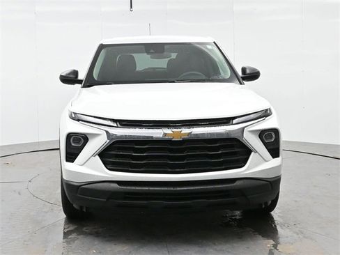 Used 2024 Chevrolet TrailBlazer LS w/ LS Convenience Package image 2