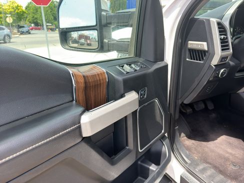 Used 2017 Ford F150 Lariat w/ Equipment Group 502A Luxury AWD/4WD image 9
