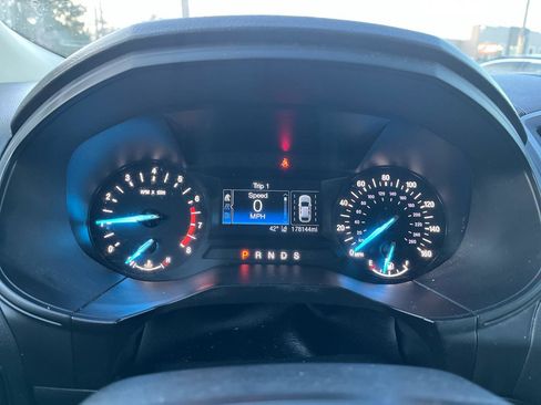 Used 2020 Ford Edge SE image 10