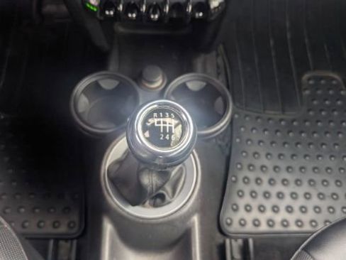 Used 2011 MINI Cooper Convertible image 32