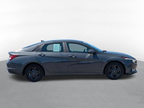 Used 2023 Hyundai Elantra Blue FWD image 2