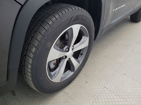 Used 2019 Jeep Cherokee Limited AWD/4WD image 31