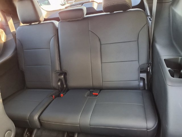 Used 2026 Chevrolet Traverse LT FWD image 12