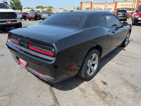 Used 2016 Dodge Challenger SXT RWD image 3