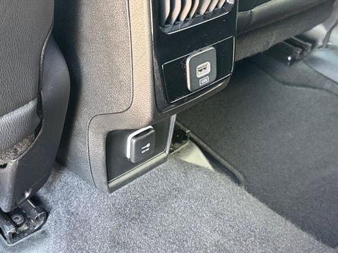 Used 2025 Jeep Compass Limited AWD/4WD image 9