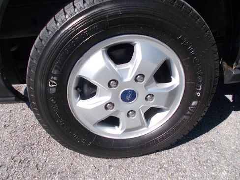 Used 2017 Ford Transit 250 130 Low Roof image 10