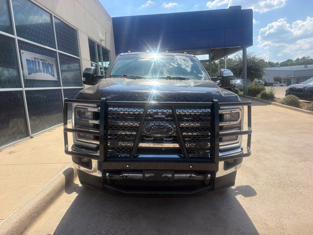 Used 2023 Ford F350 Lariat w/ Lariat Ultimate Package AWD/4WD image 3
