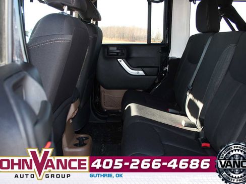 Used 2013 Jeep Wrangler Unlimited Rubicon w/ Connectivity Group image 22